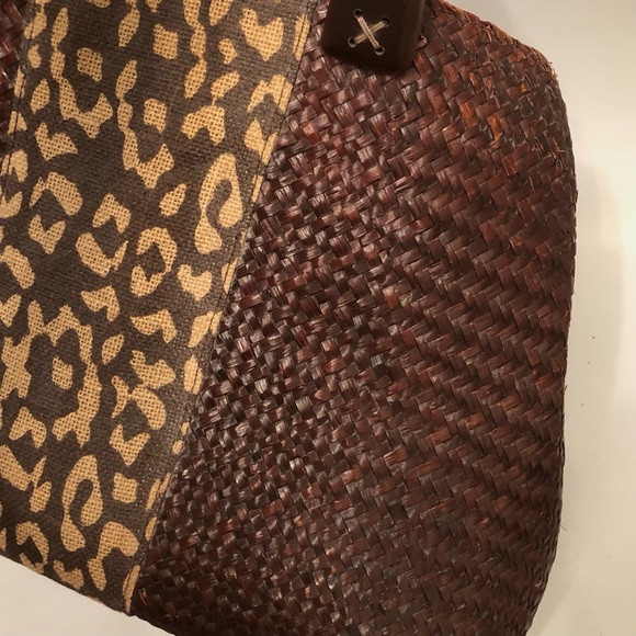 Elegant Brown Woven Tote with Leopard Accent - Picture 7 of 13